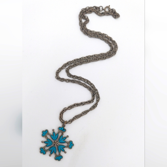 Vintage southwest Petit point turquoise snowflake pendant necklace - Picture 2 of 6